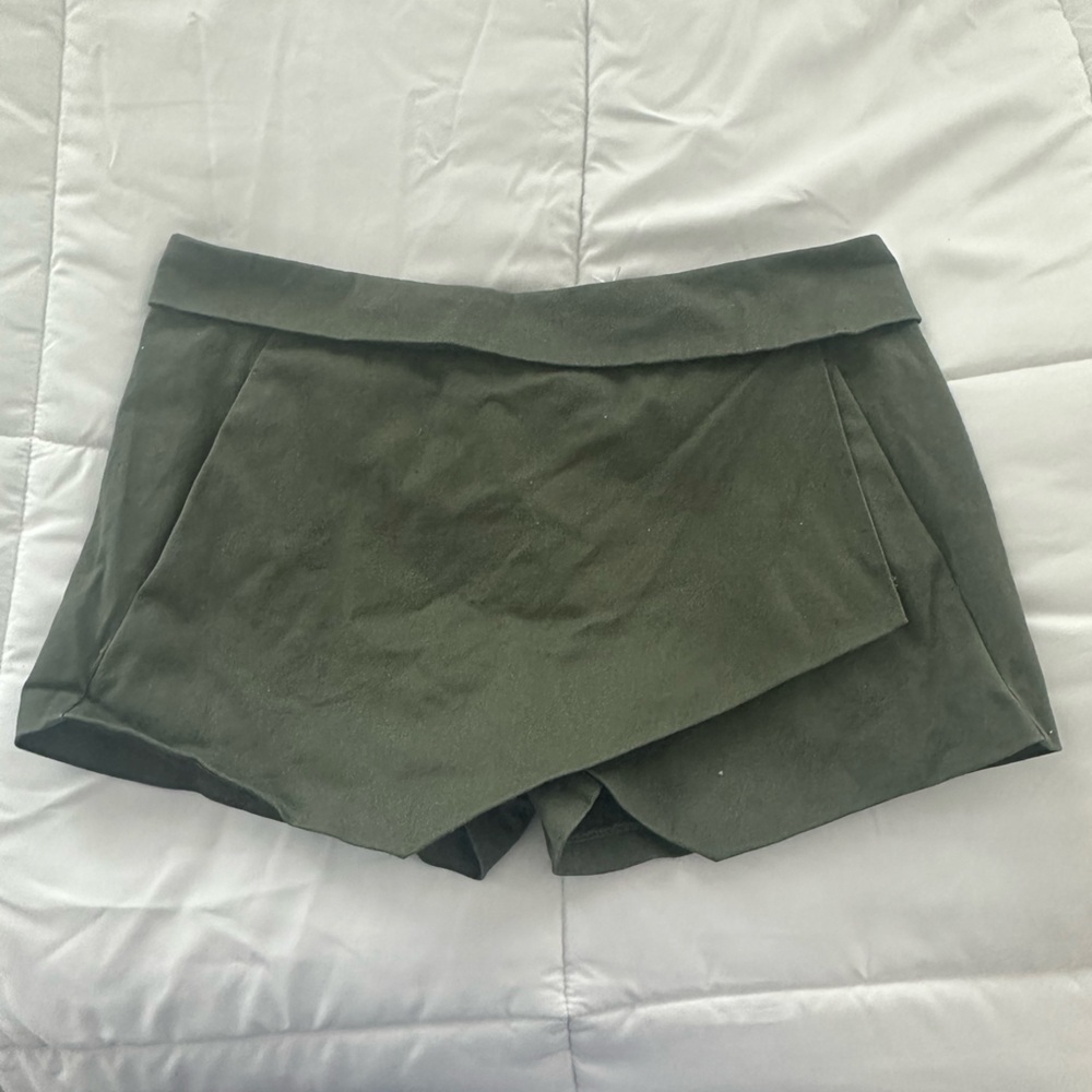 Gianni Bini Olive Green Skort